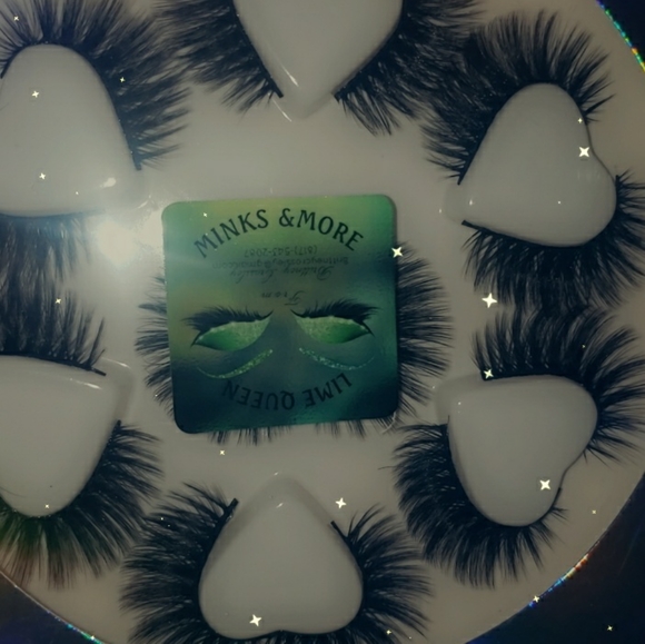 Lashes - Picture 4 of 4